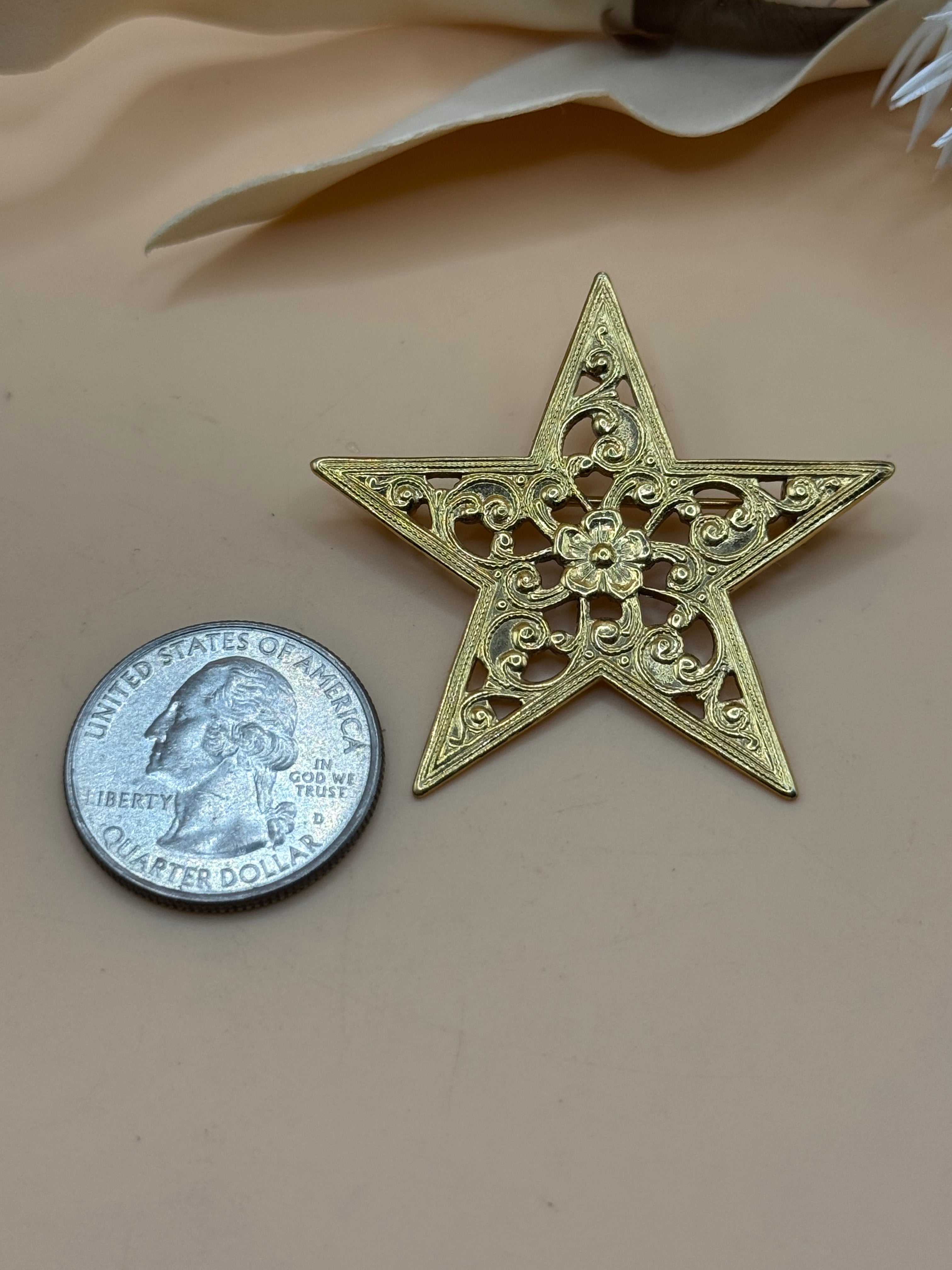 Gold Tone Filigree Star Brooch Pin Floral Openwork Celestial Holiday Accent