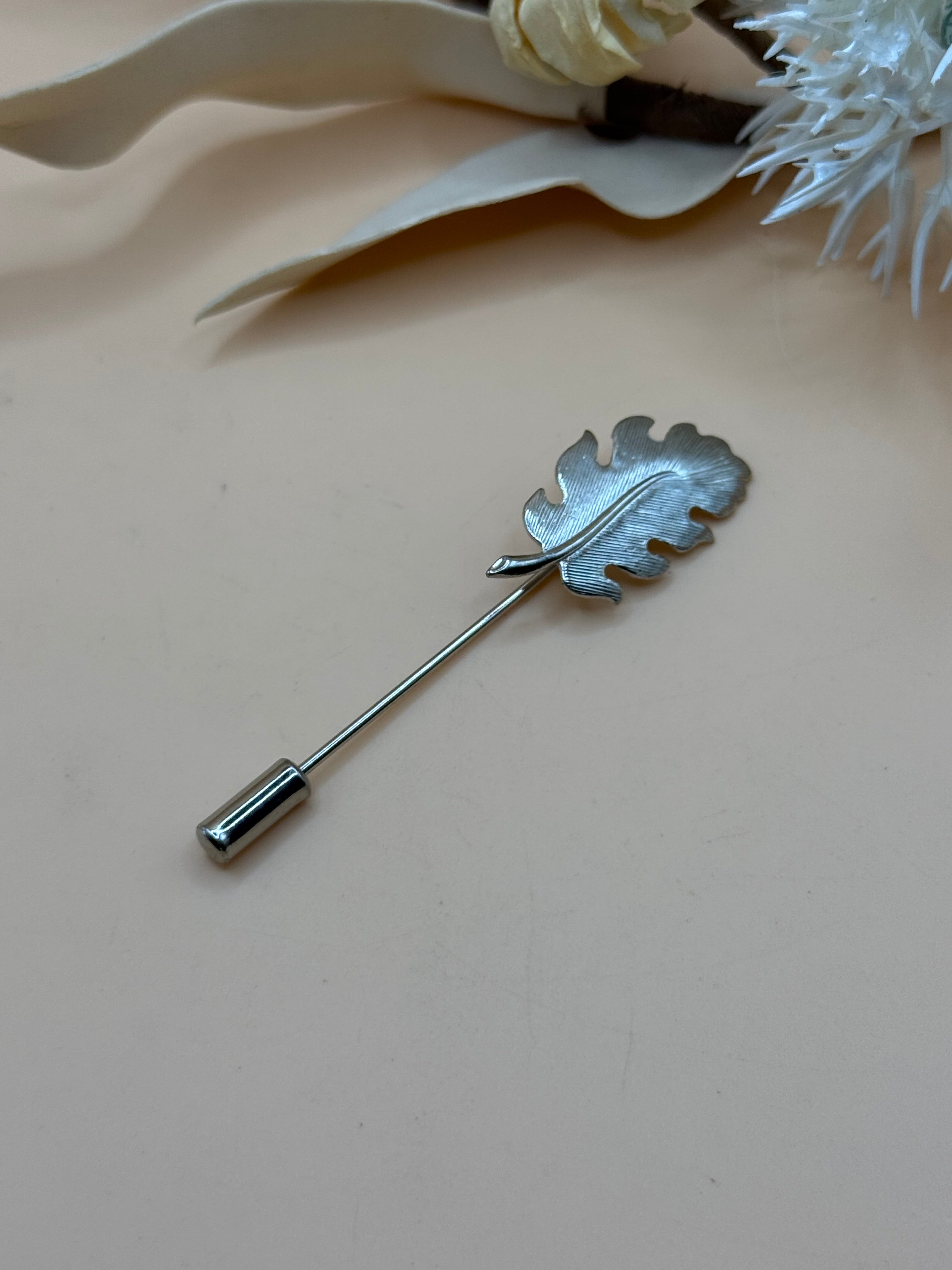 Silver Tone Oak Leaf Stick Pin Lapel Hat Scarf Jacket Nature Brooch Pin