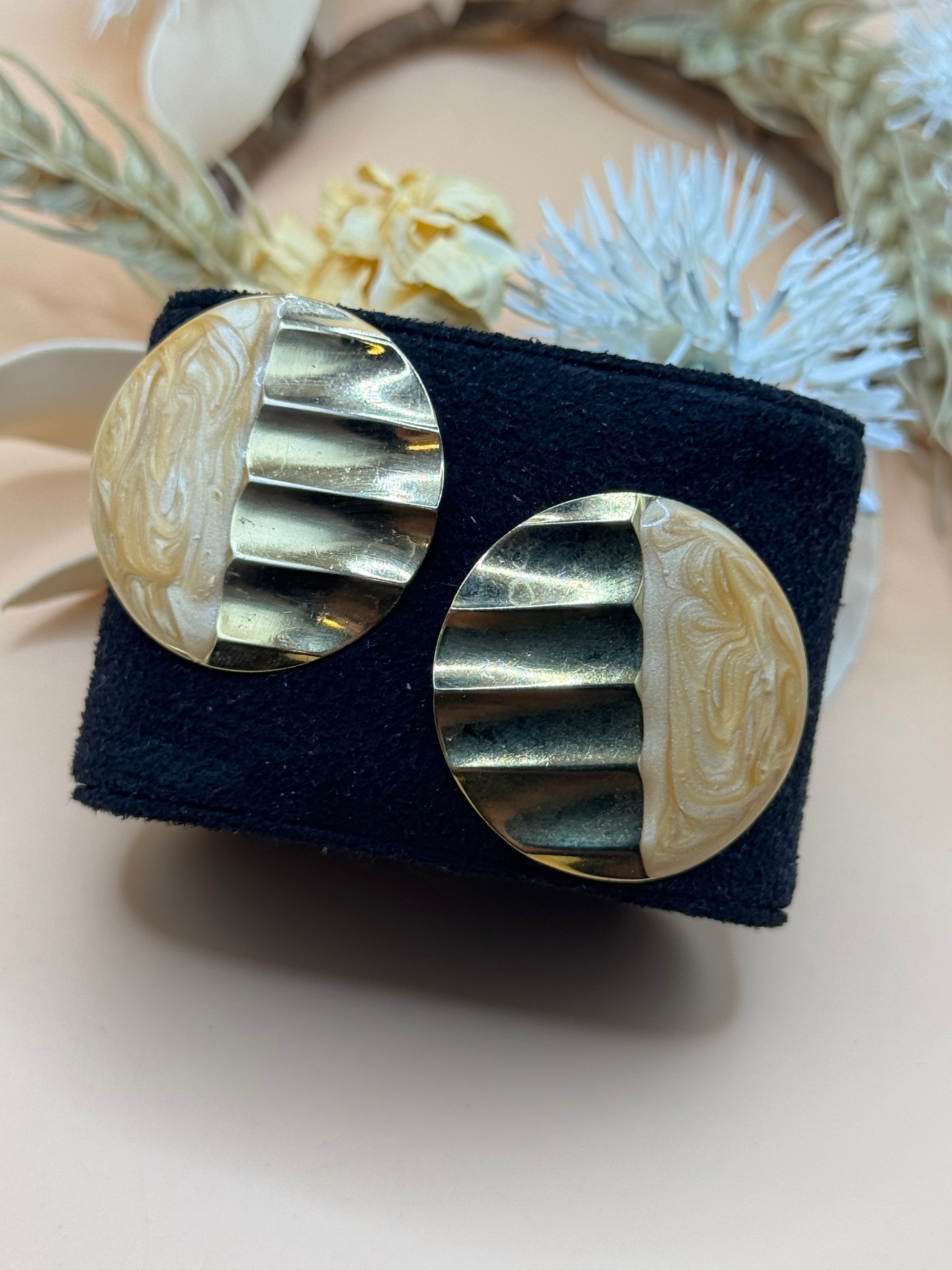 Vintage Gold Tone Textured Chevron Disc Stud Earrings Statement Jewelry