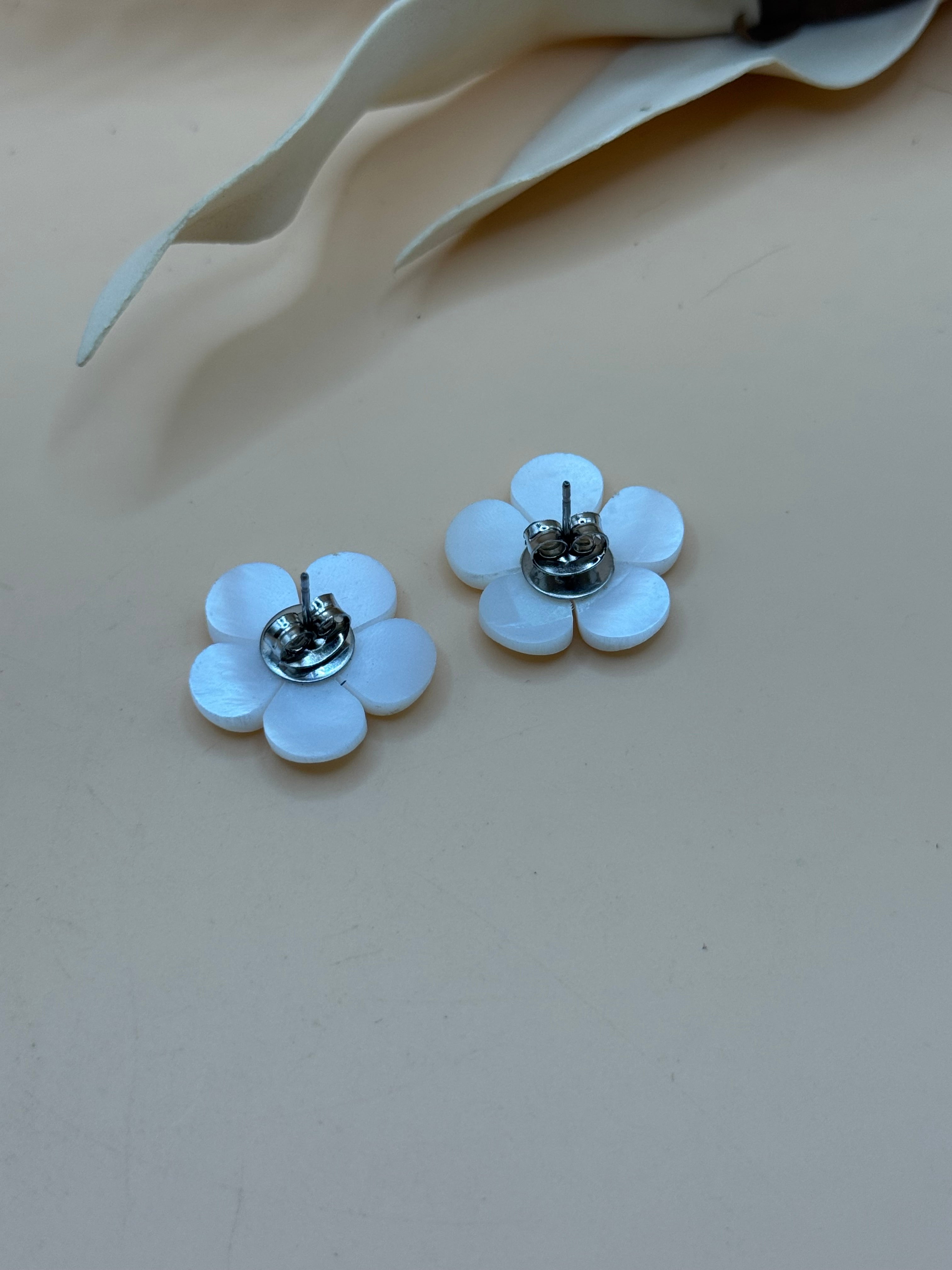 Pearlescent White Flower Stud Earrings