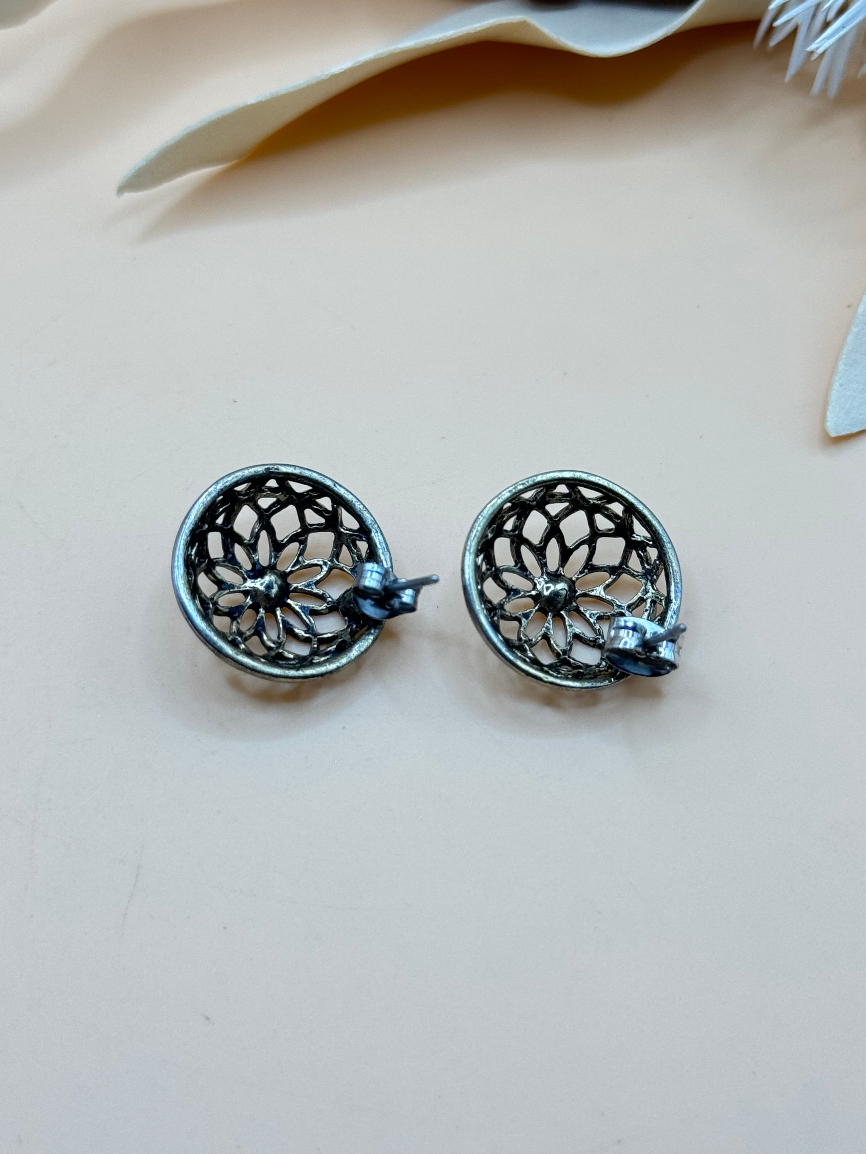 Silver Tone Openwork Flower Rhinestone Stud Earrings