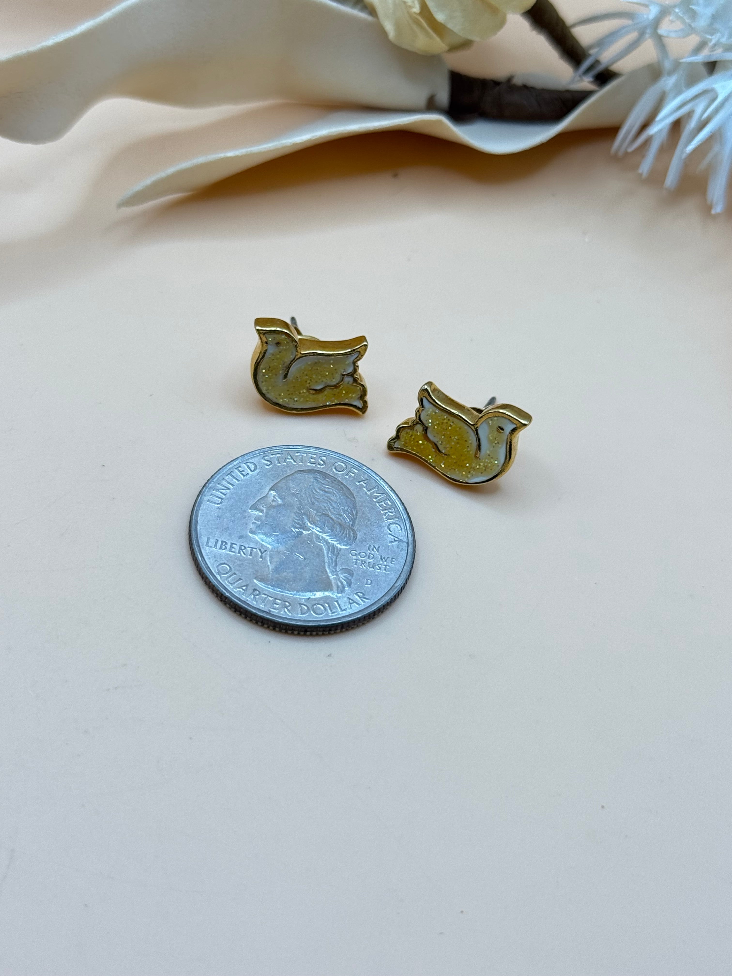 Vintage Gold Tone Yellow Glitter Enamel Dove Bird Stud Earrings