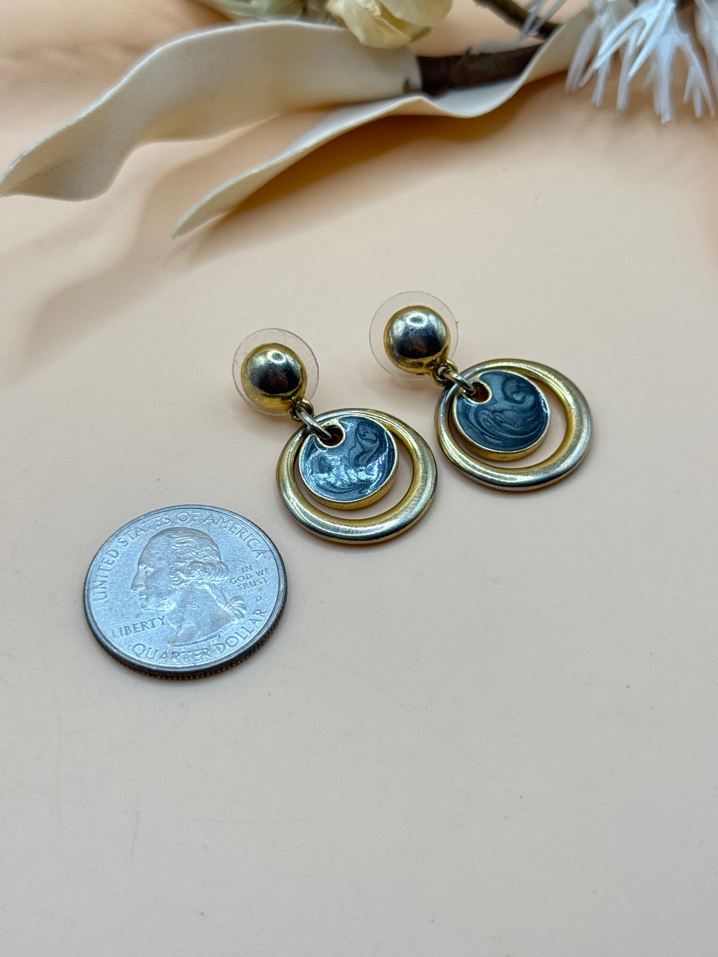 Gold Tone Gray Marbled Drop Circle Earrings