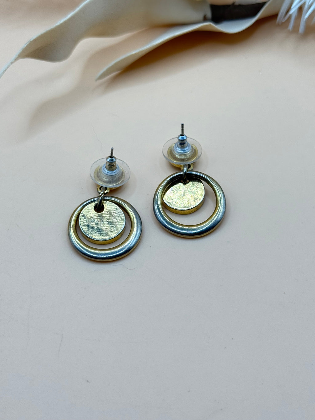 Gold Tone Gray Marbled Drop Circle Earrings