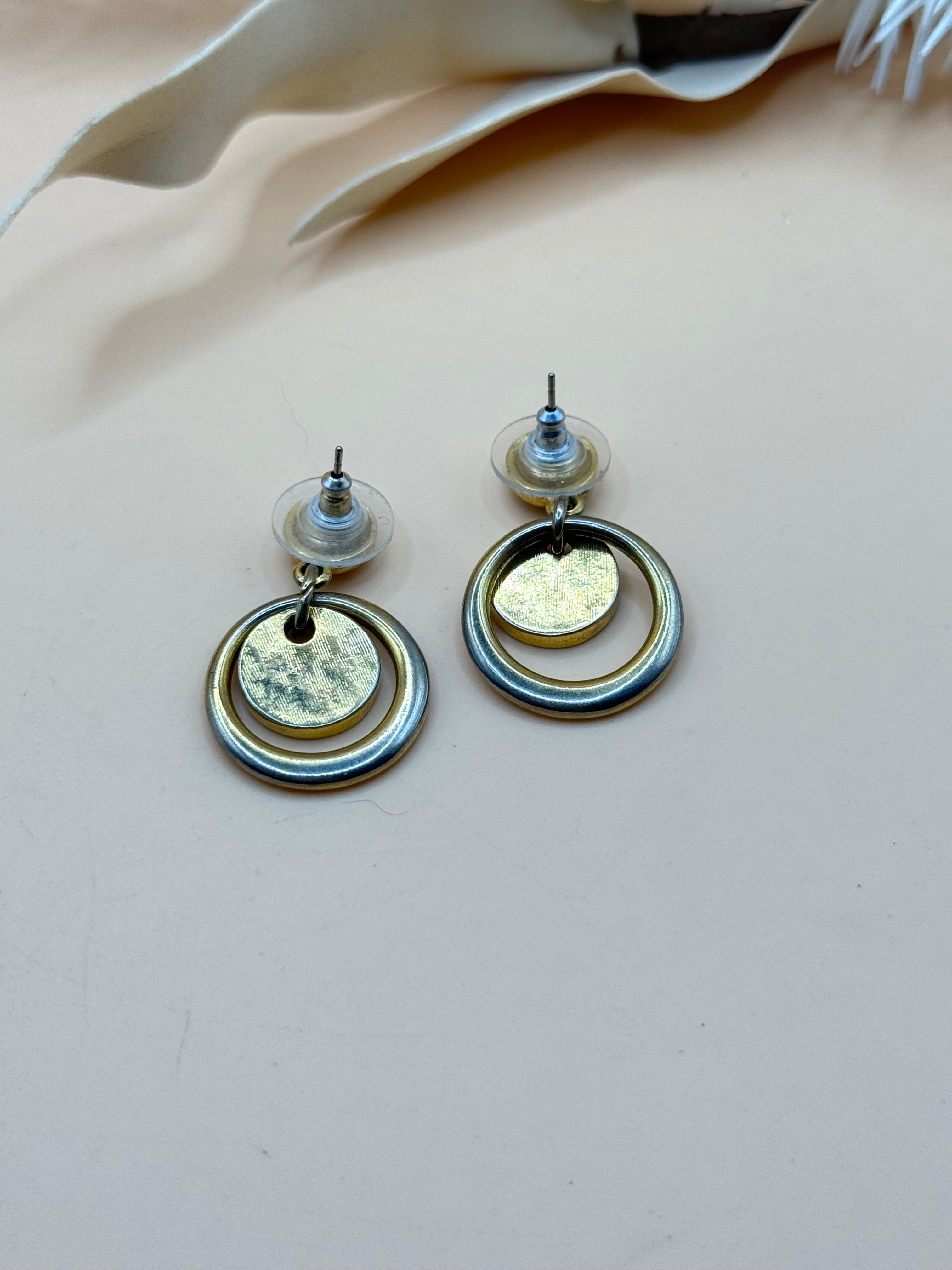Gold Tone Gray Marbled Drop Circle Earrings