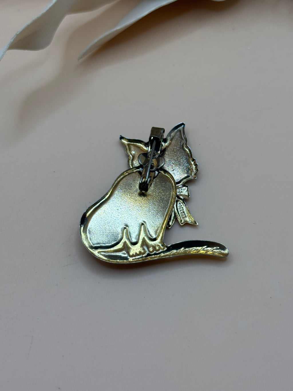 Vintage Glitter Enamel Cat Brooch Pin Gold Tone Bow Accent