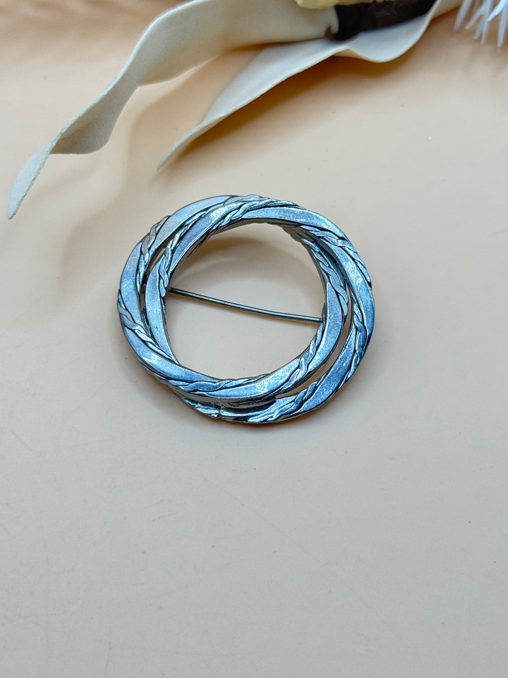 Vintage Silver Tone Twisted Wreath Circle Brooch
