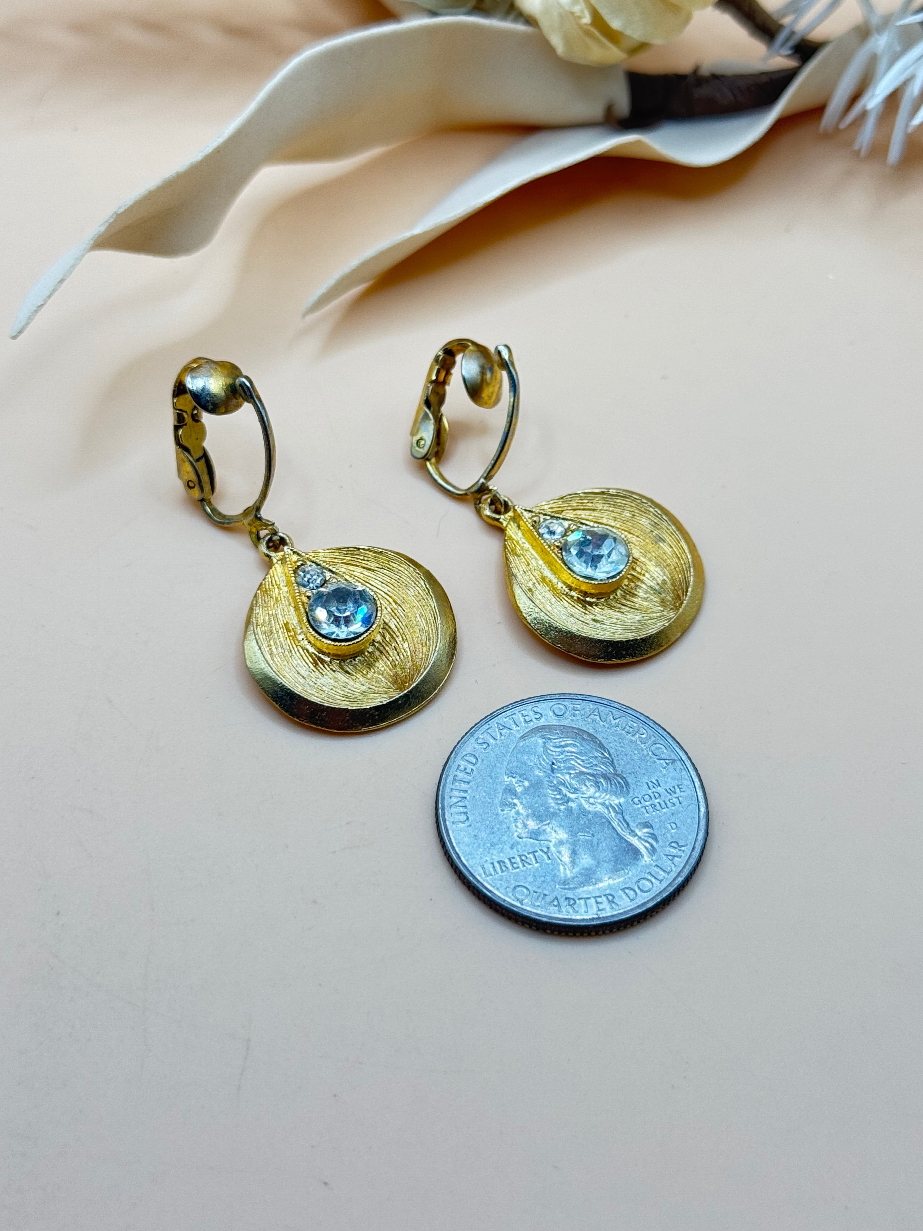 Vintage Gold Tone Clear Rhinestone Shell Drop Clip-On Earrings